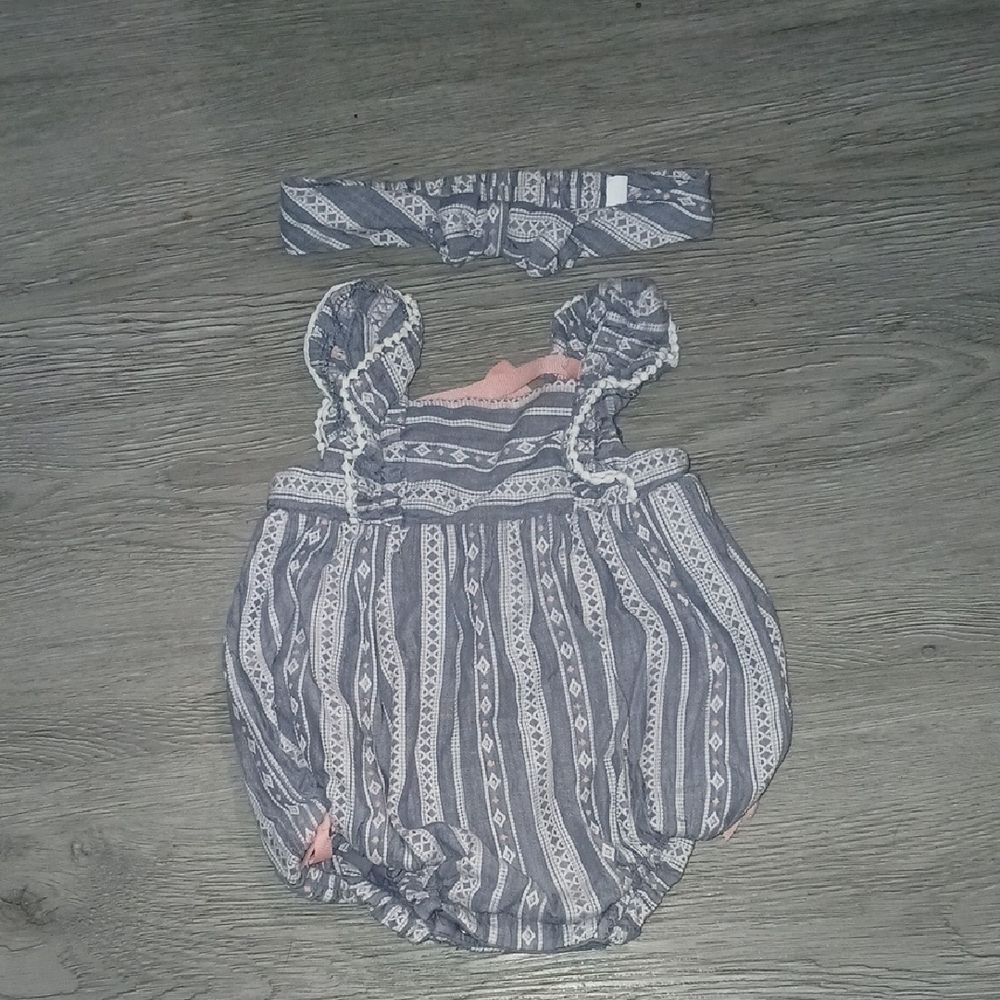 Tommy Bahama Gray white and Pink Baby Outfit romper with headband Sz 3-6m NWOT